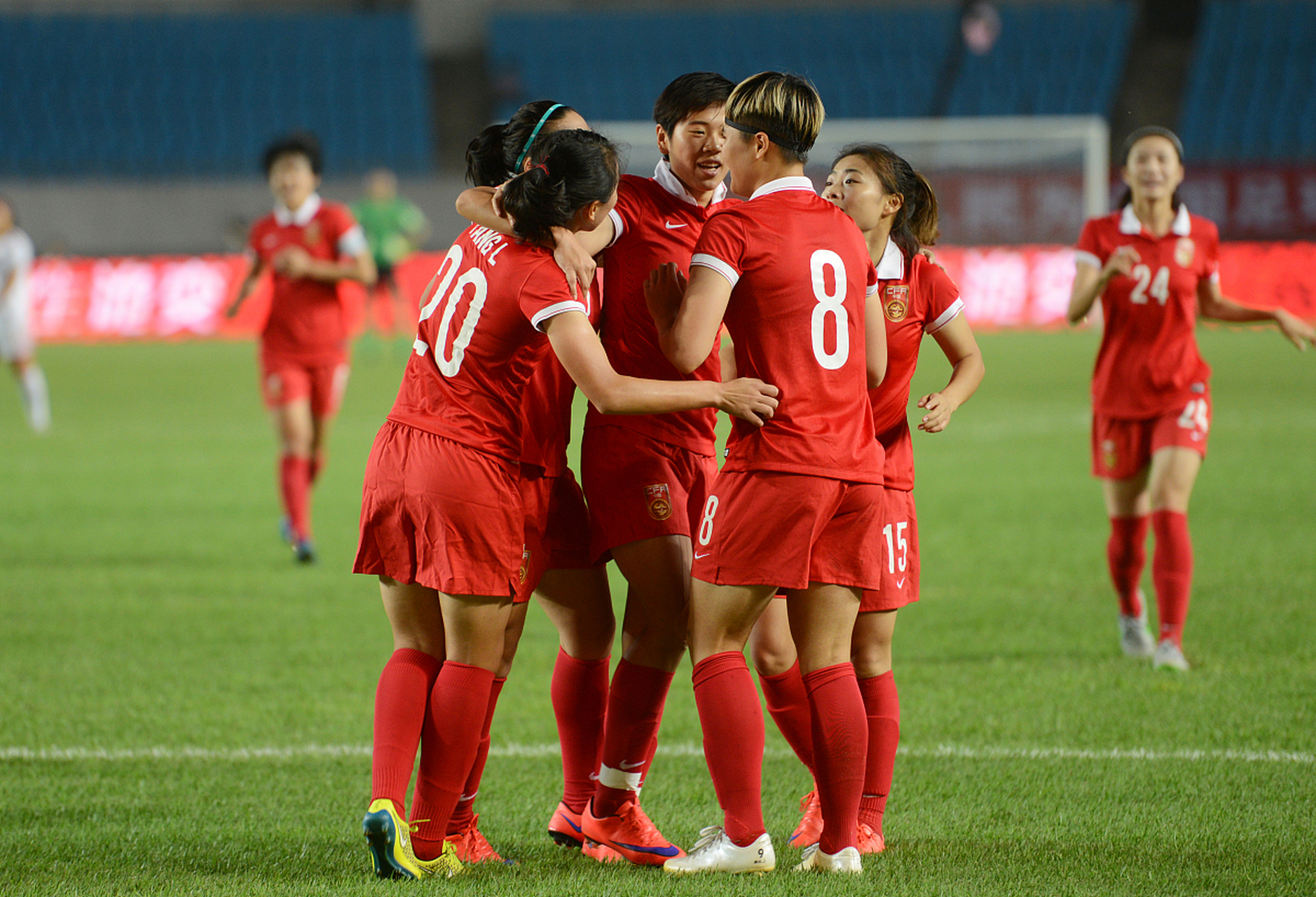中国女足横扫对手，实现全胜