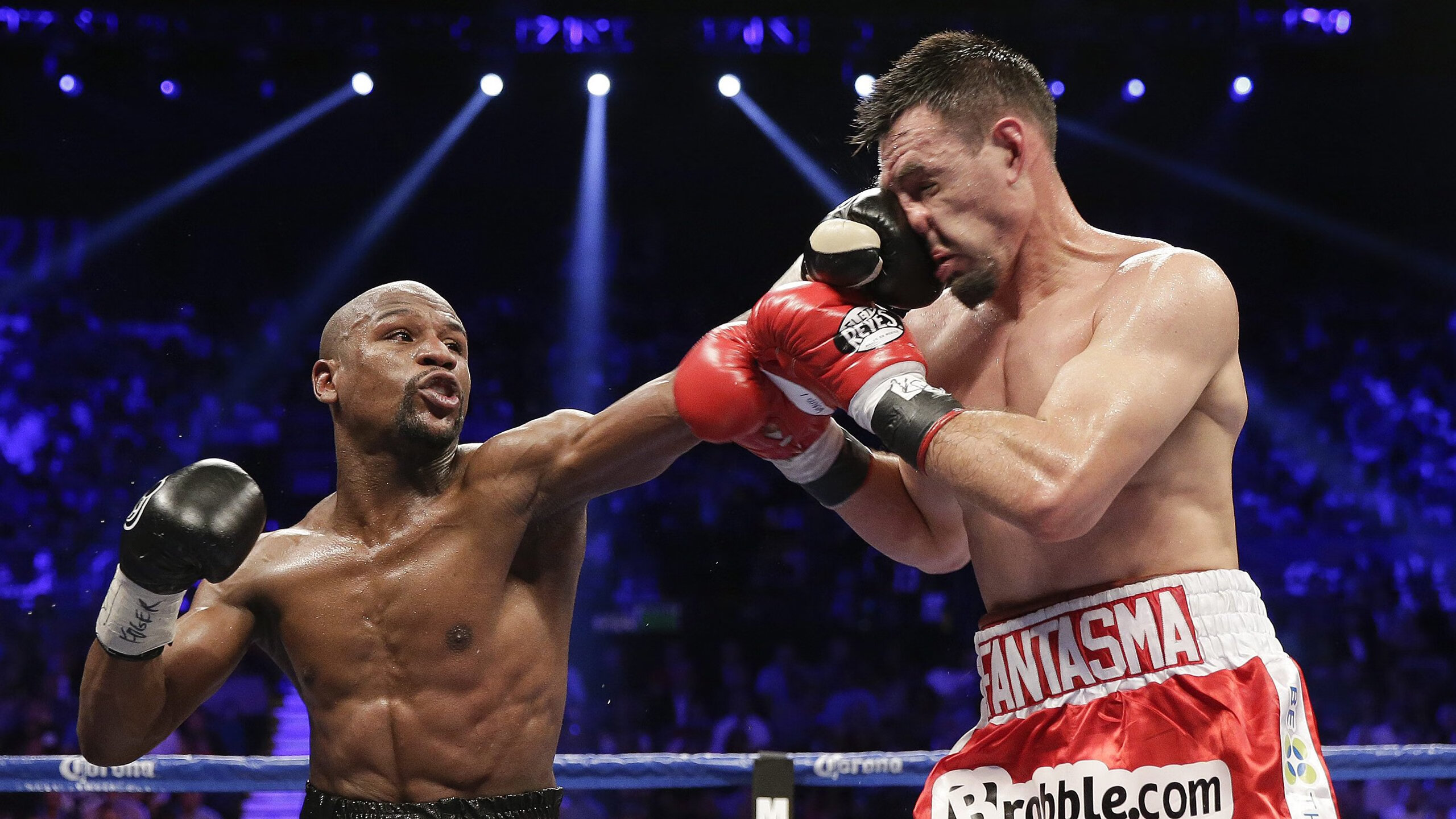 当高地雄风遭遇加泰巨浪，本泽马在苏格兰对阵巴萨的史诗时刻